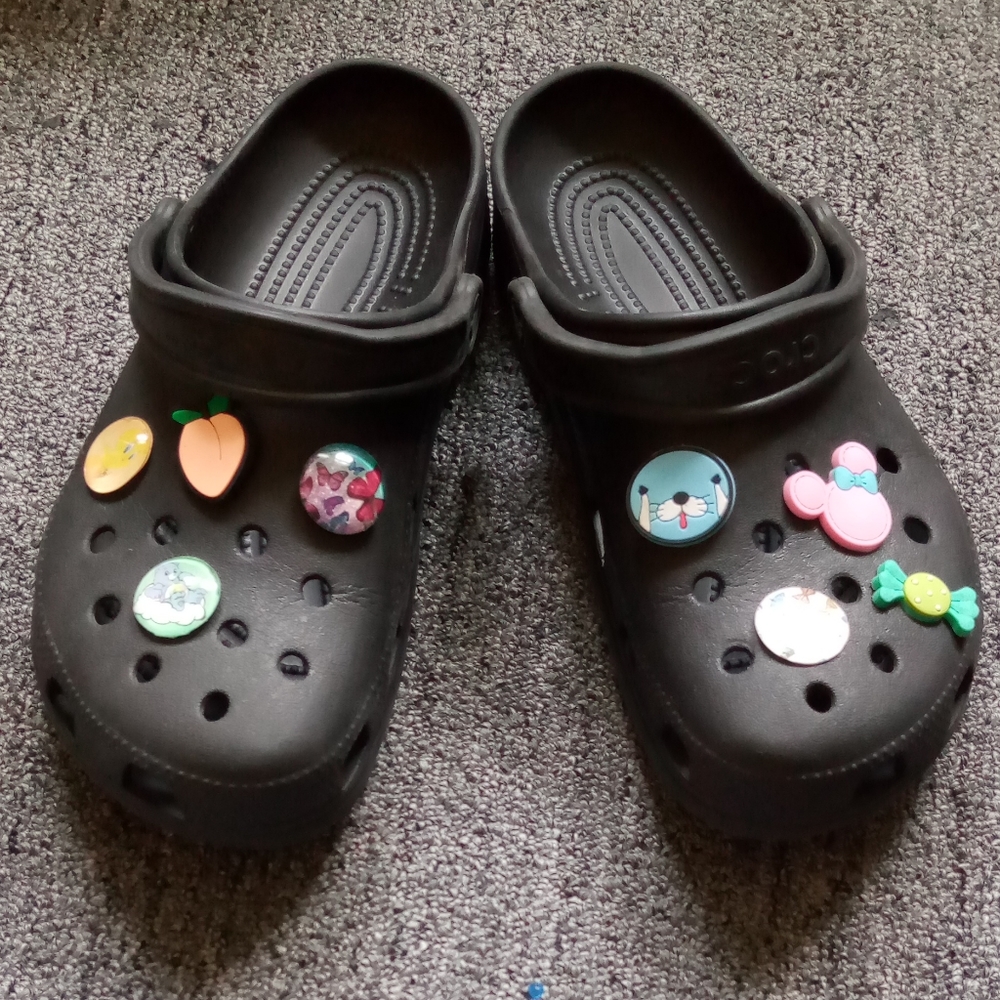 Black Crocs